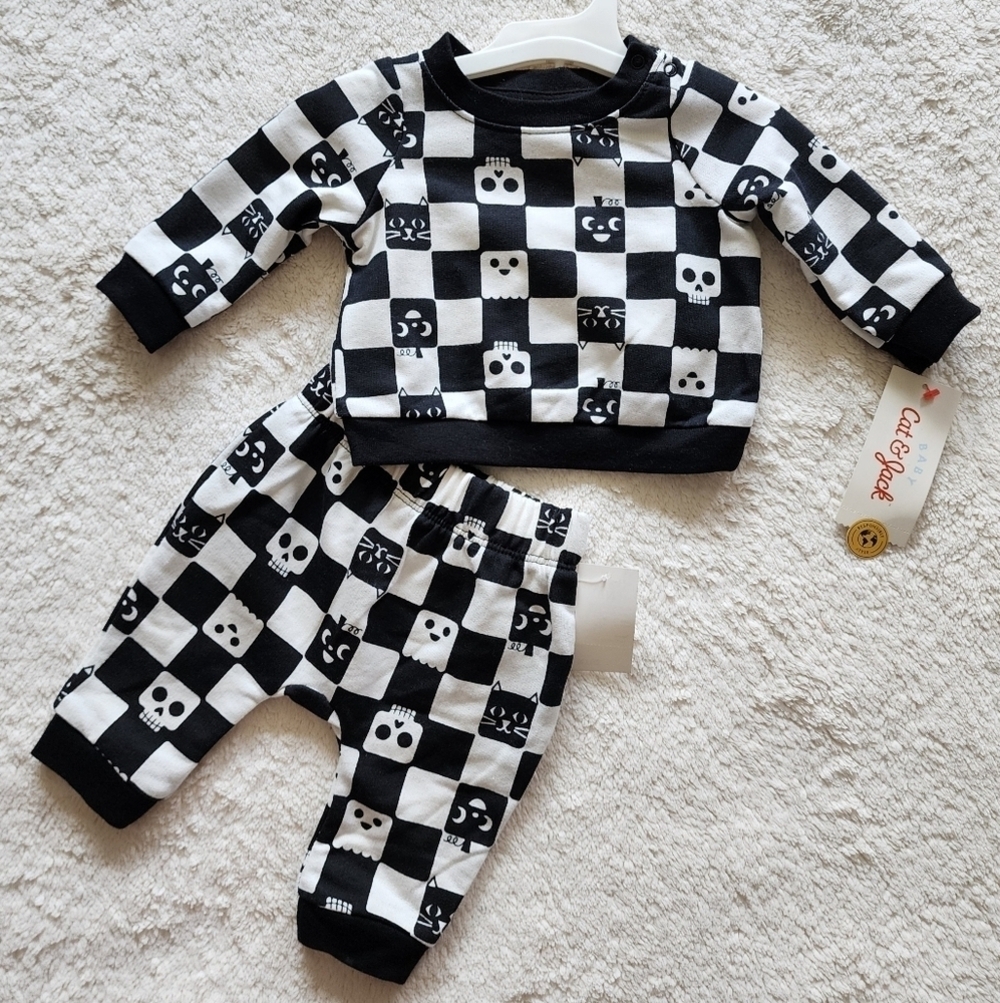 NWT Cat & Jack baby boy Halloween 2 piece outfit Siz NB & 12m sweatshirt + pants